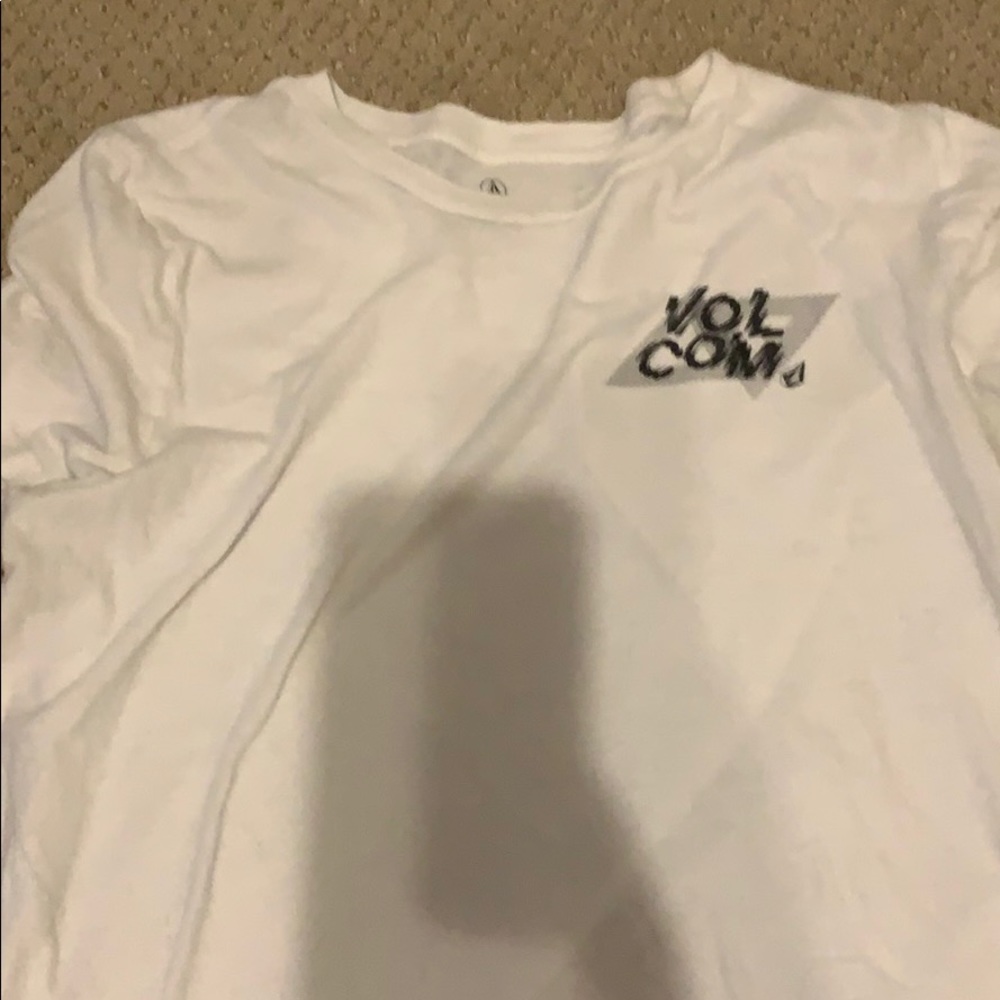 volcom tee